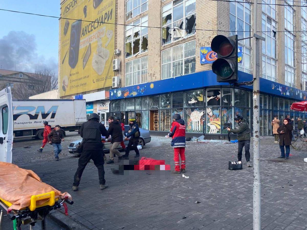 Жертви на руския терористичен обстрел на центъра на Херсон
